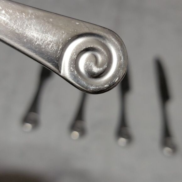 5 Robert Welch Ammonite 18/10 Stainless Butter Knife Flat Handle - Picture 4 of 9